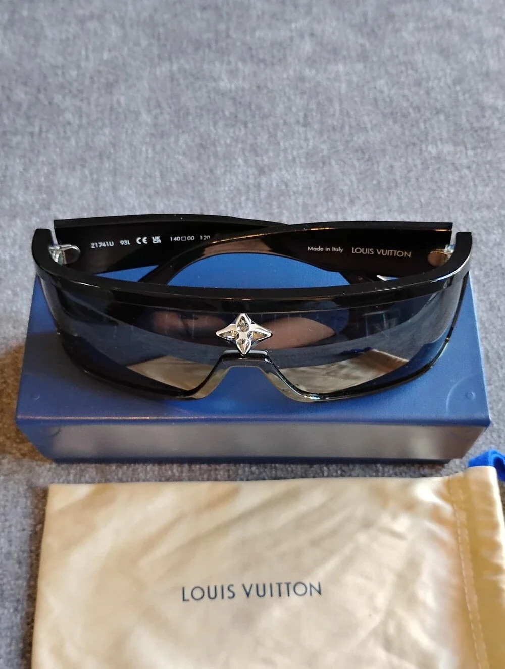 LOUIS VUITTON Cyclone Sport Mask Sunglasses 
